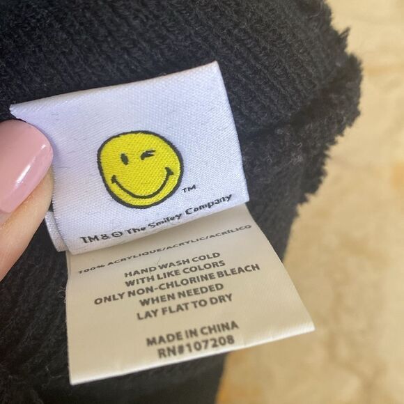 Beanie by Smiley World® Black Unisex - Picture 7 of 7